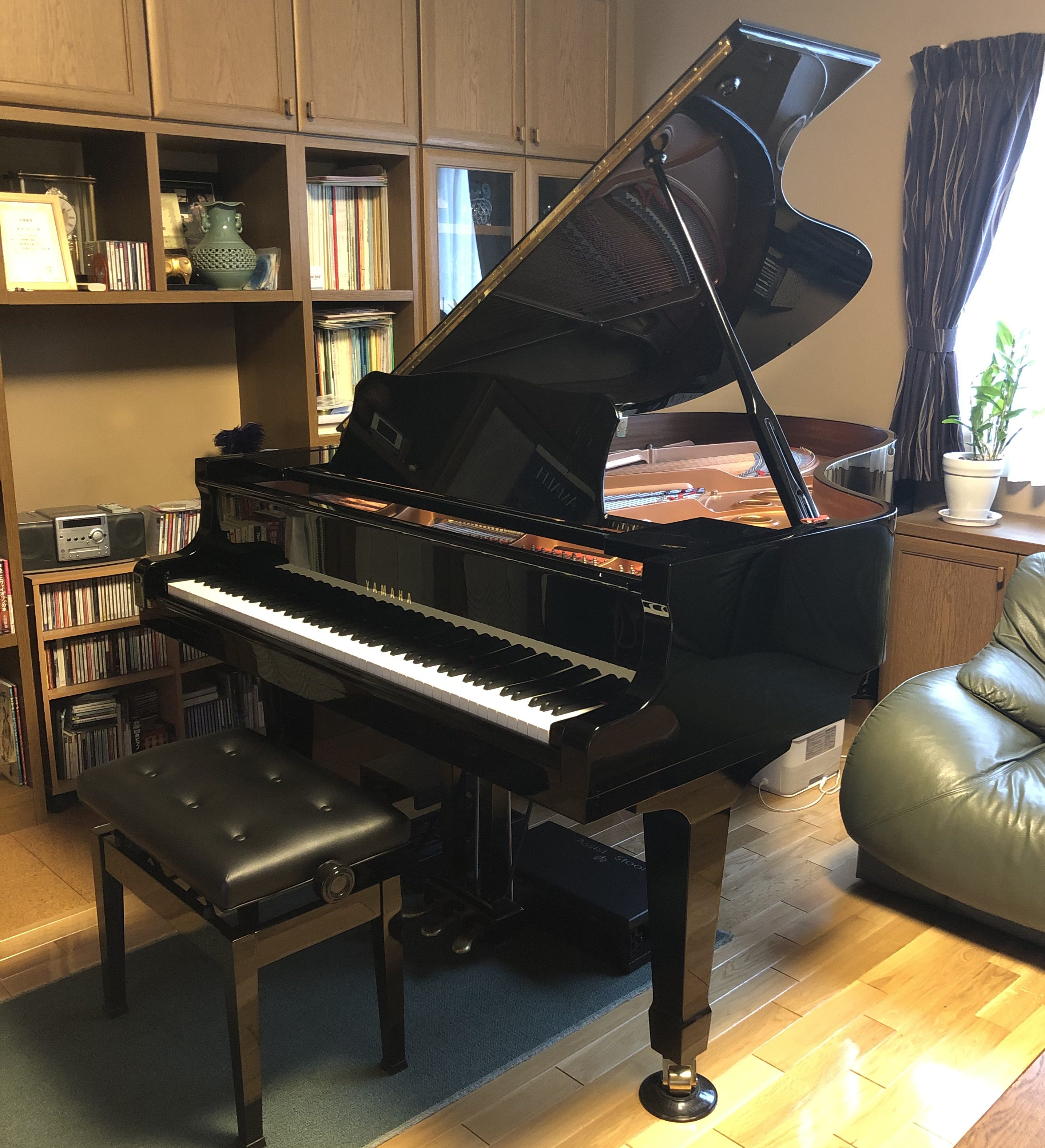 栃木県足利市小俣町のピアノスクール笛吹坂ピアノ教室のグランドピアノはヤマハグランドピアノC5
