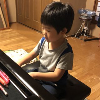 栃木県足利市小俣町のピアノスクール笛吹坂ピアノ教室の3歳からのピアノレッスン